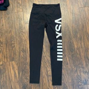 Victoria’s sport leggings
